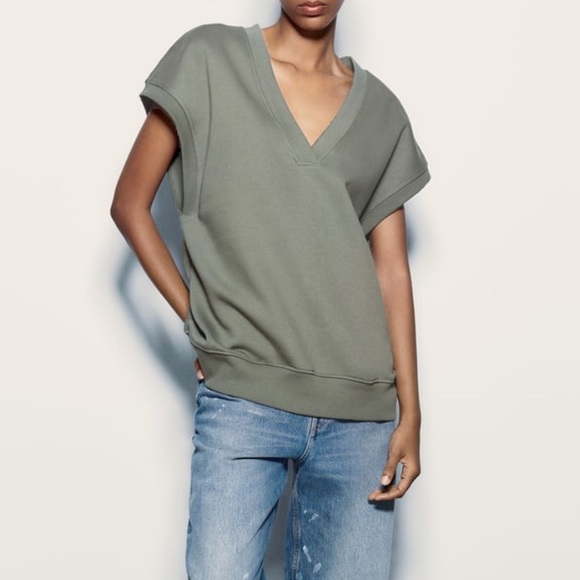 NWT Zara oversized sweater vest - Picture 3 of 3